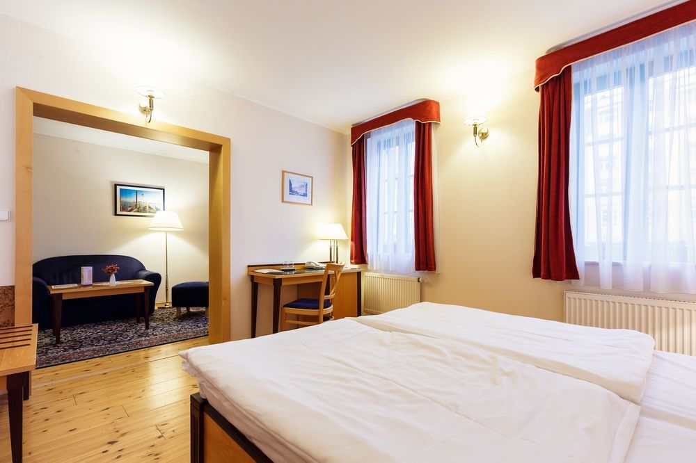 Hotel Maltezsky Kriz การ์โลวีวารี ภายนอก รูปภาพ