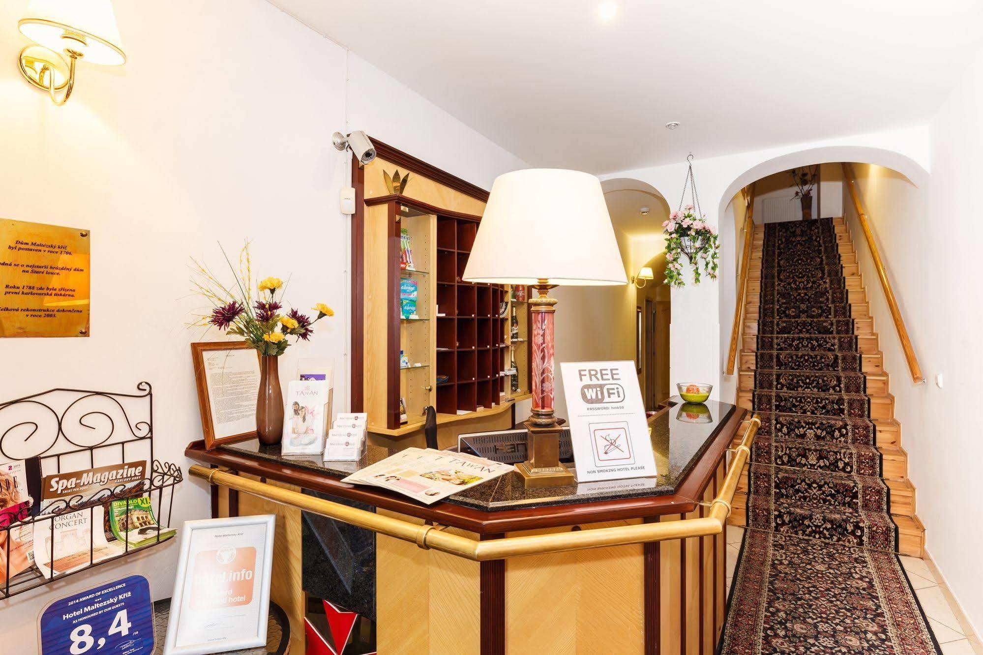 Hotel Maltezsky Kriz การ์โลวีวารี ภายนอก รูปภาพ