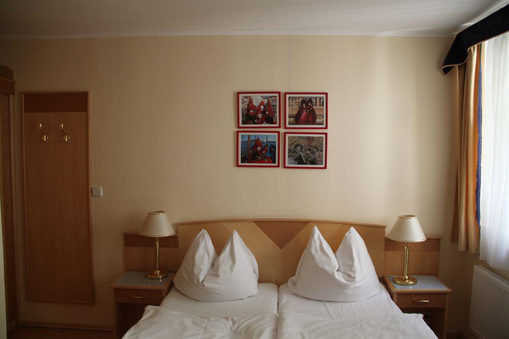 Hotel Maltezsky Kriz การ์โลวีวารี ภายนอก รูปภาพ