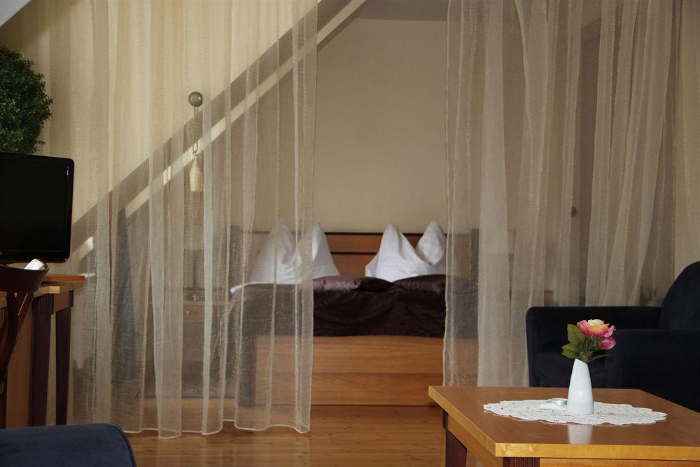 Hotel Maltezsky Kriz การ์โลวีวารี ภายนอก รูปภาพ